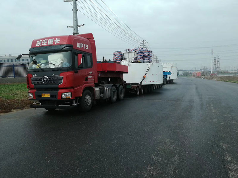 大件物流運(yùn)輸使用高空作業(yè)方式進(jìn)行搬運(yùn)